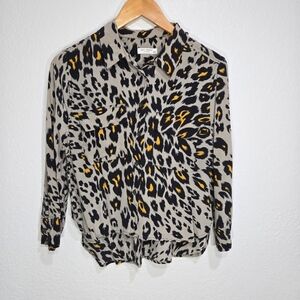 Equipment Femme Medium Silk Animal Print Button Crop Blouse